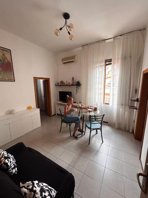 Accogliente Appartamento Vicino Al Centro E Alla Fiera Болонья Экстерьер фото